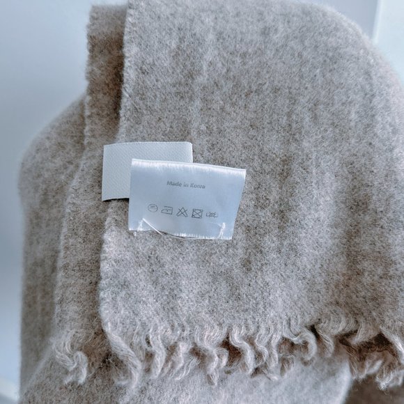 Low Classic Grey Wool Muffler Scarf - Picture 5 of 8